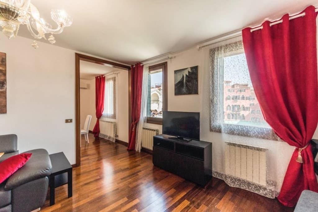 Rialto Apartment With Canal Grande View Venise Extérieur photo