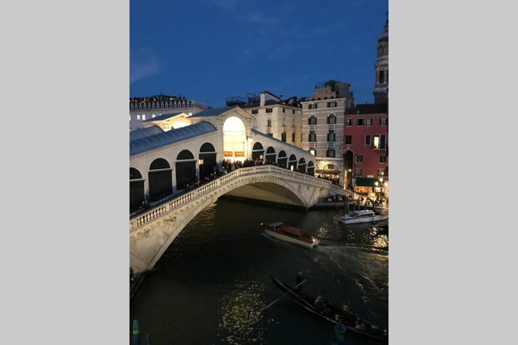 Rialto Apartment With Canal Grande View Venise Extérieur photo